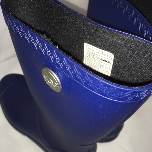 UGG Sienna Matte Rain Boots - Picture 7 of 16